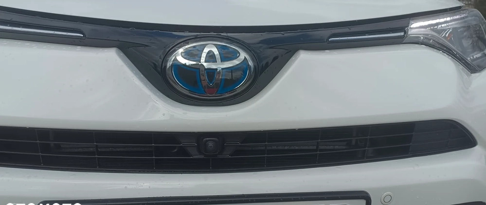 Toyota RAV4 cena 91500 przebieg: 108750, rok produkcji 2018 z Nekla małe 379